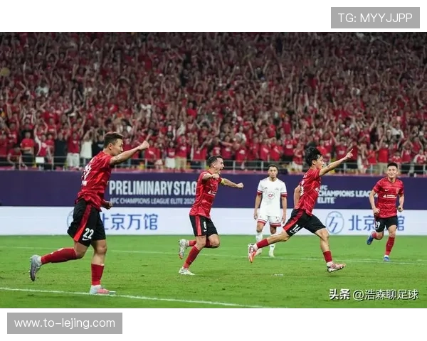 广岛三箭球员红牌点球转折 团队协作定胜局